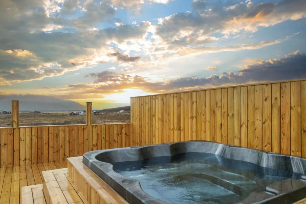 Luxury Log Home With A Hot Tub Selfoss Ngoại thất bức ảnh