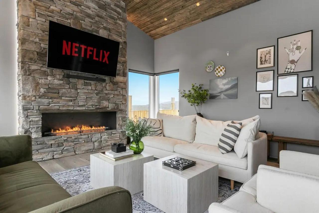 Luxury Log Home With A Hot Tub Selfoss Ngoại thất bức ảnh
